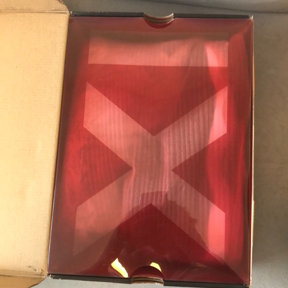 Air Jordan XI BRED 2012 - Picture 2 of 8